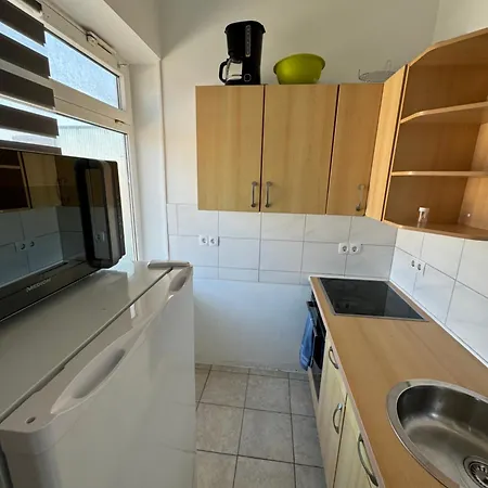 Lägenhet Zentrale 1-zimmer Wohnug In *