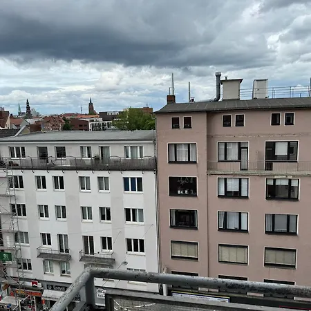Zentrale 1-zimmer Wohnug In Lägenhet